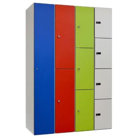 Taquilla de cuerpo metálico con acabado fenólico.