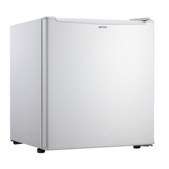 Minibar blanco con congelador con capacidad de 45L.