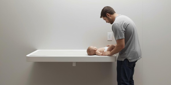 CAMBIAPAÑALES EN BAÑOS: UNA NECESIDAD QUE MEJORA LA EXPERIENCIA DEL CLIENTE